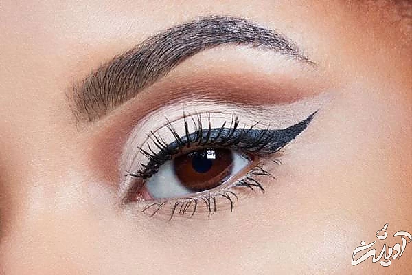 خط چشم گربه ای خط چشم دنباله دار